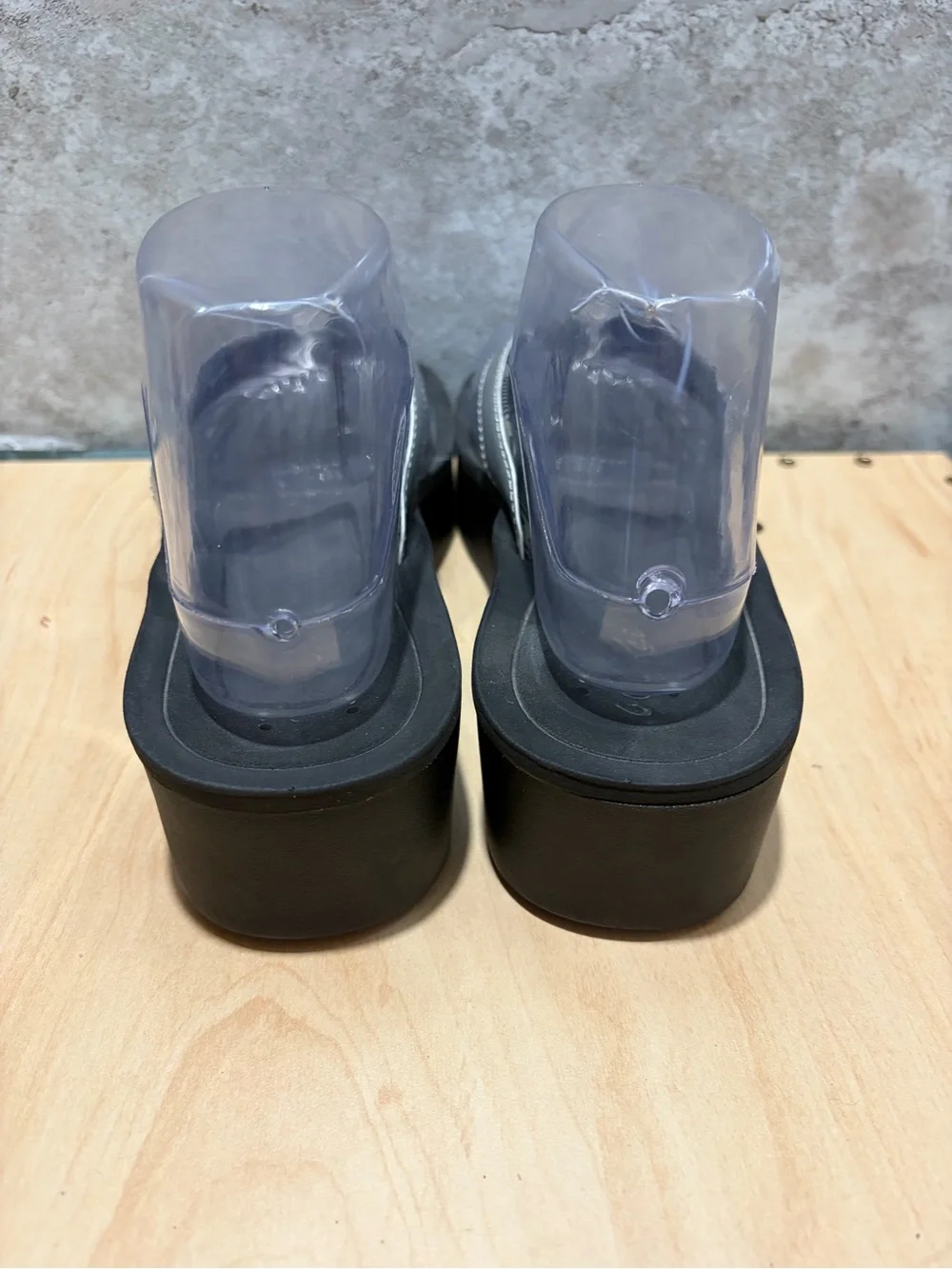 OluKai 'Ohana Women's Sandals size 8